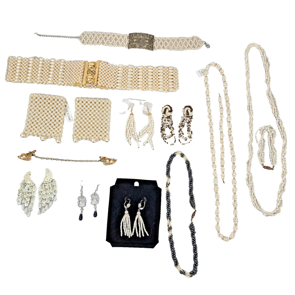 Bridal/Costume Vtg Faux Pearl Jewelry 20pc Lot Earrings Necklaces Bracelets Belt